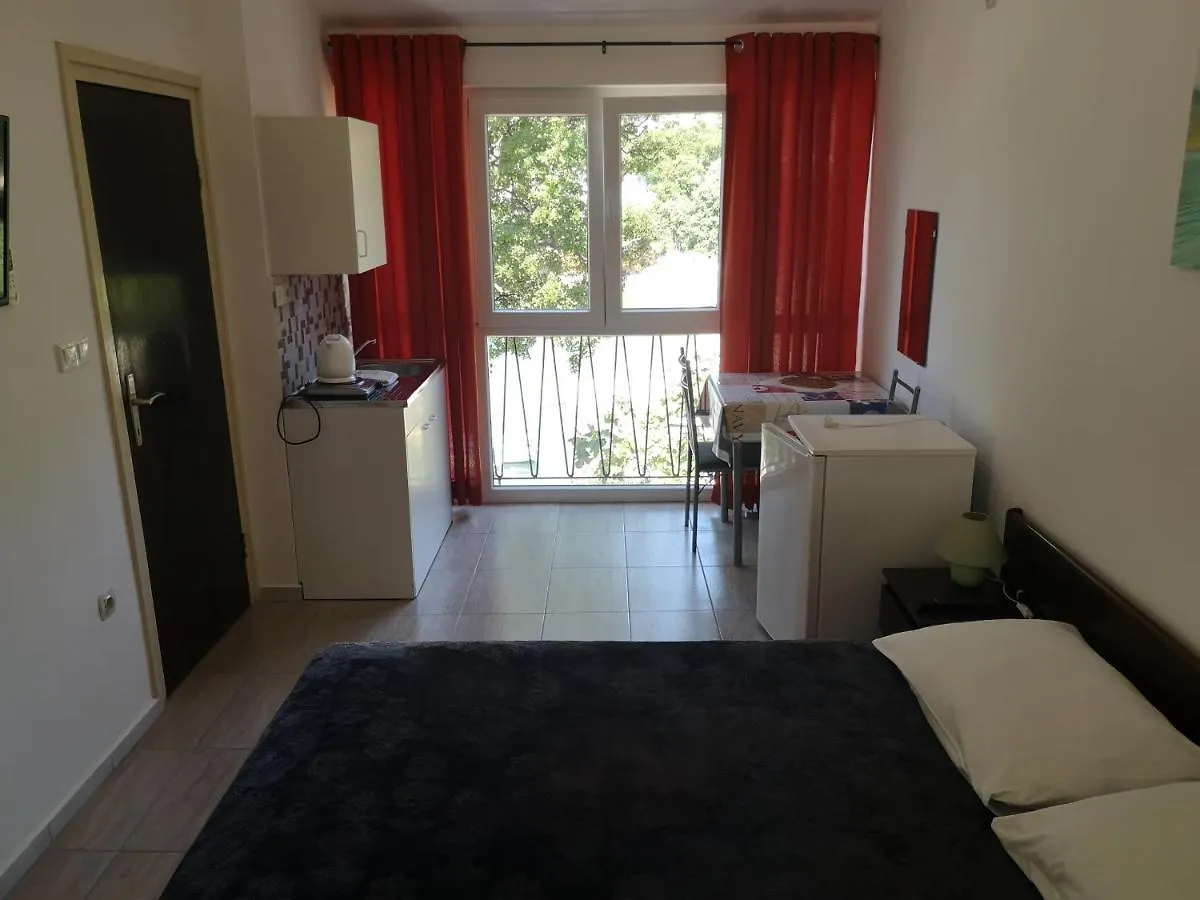 Guest House Morska Grota Povile 3*,