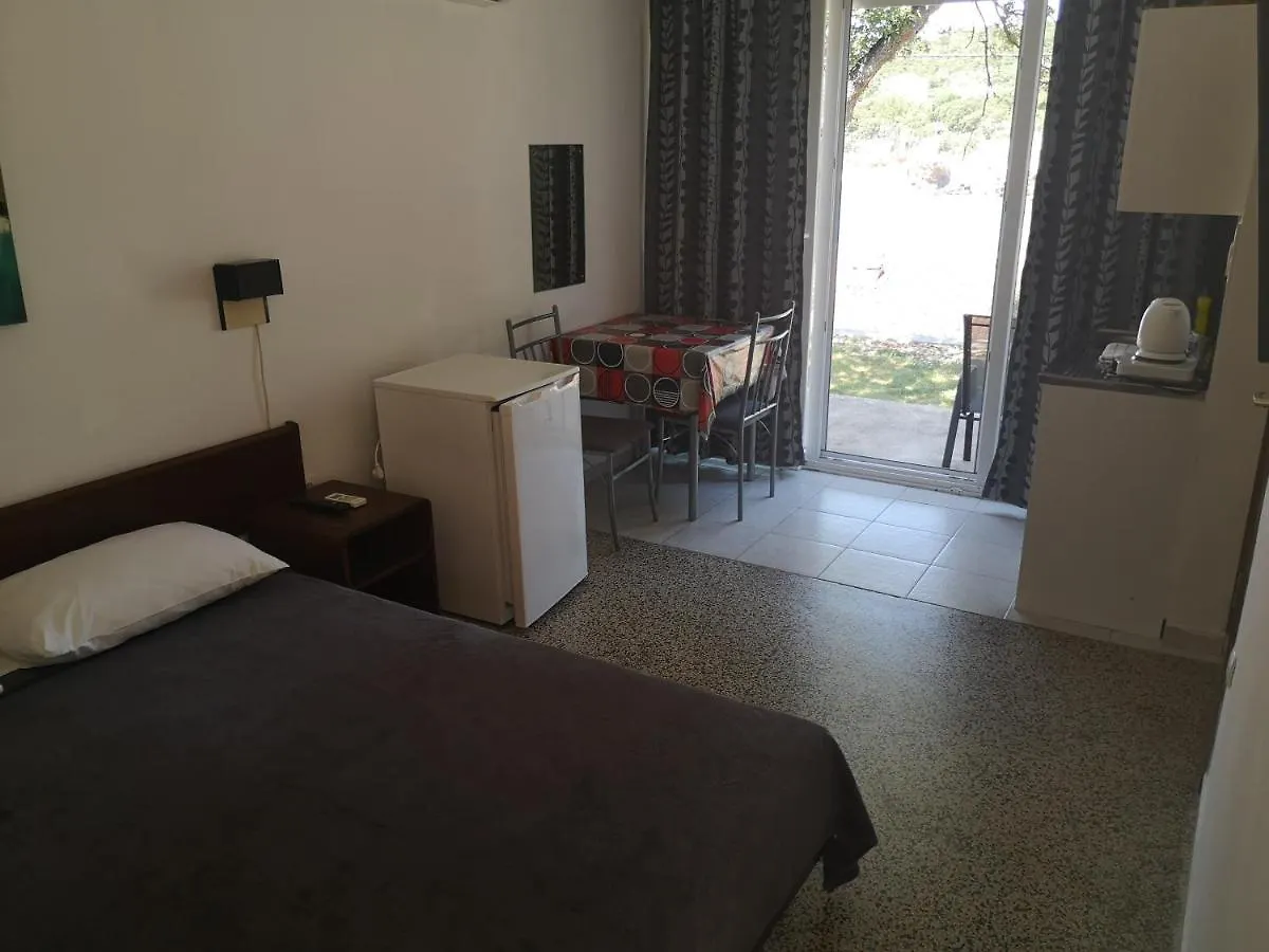 Guest House Morska Grota Povile