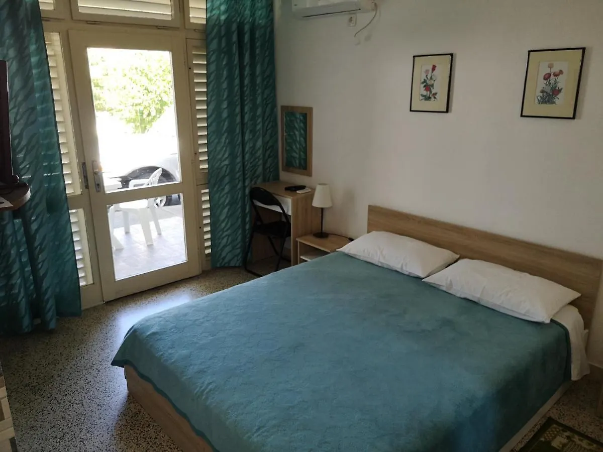 Guest House Morska Grota Povile