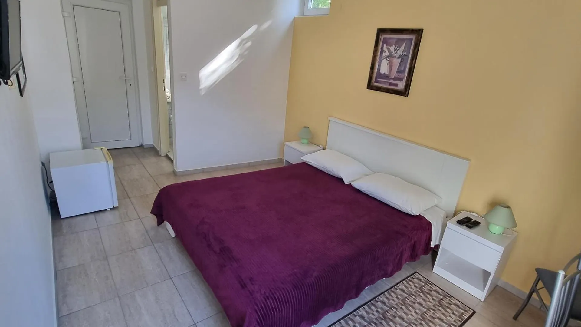 Guest House Morska Grota Povile