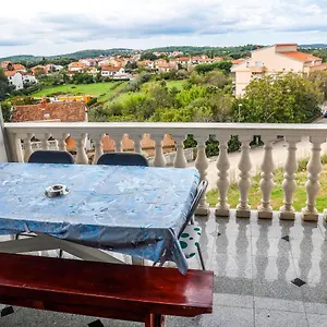 Veli Vrh Pensjonat Pula